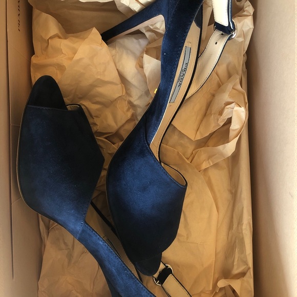 Prada Heels - Picture 10 of 10